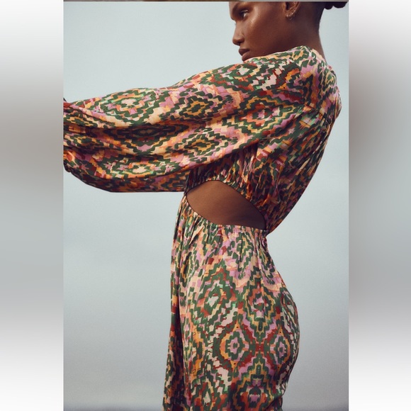 CUT OUT PRINTED MIDI DRESS - Picture 2 of 6